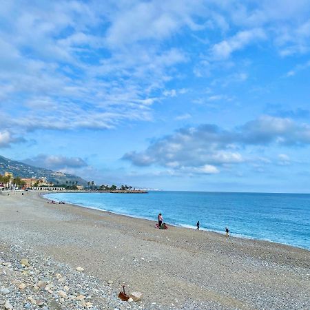 Bioves En Duplex-Climatisation-Centre Ville-Plage Menton Exteriör bild